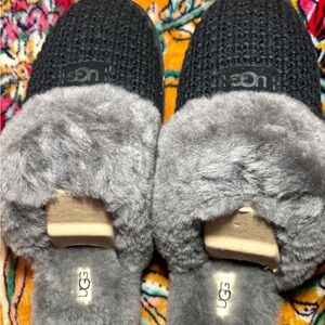 UGG Women's Charcoal and Light Gray Slippers